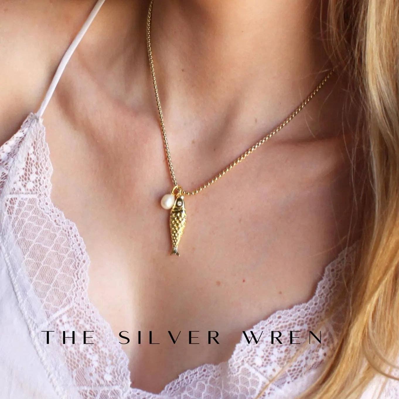 Gold Fish Pendant Necklace: 16 inch