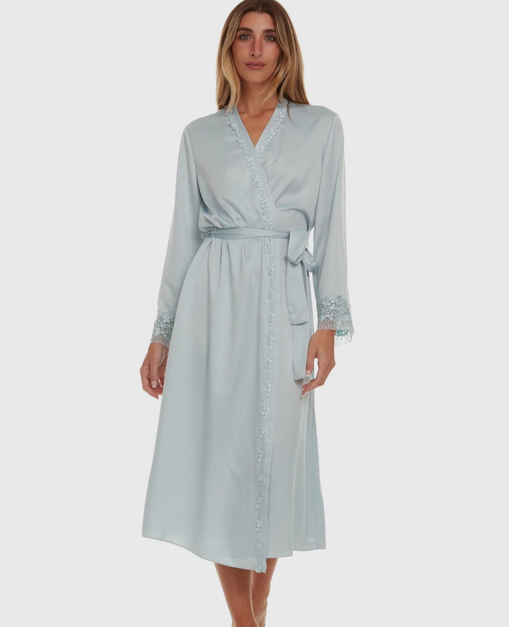 Showstopper Robe