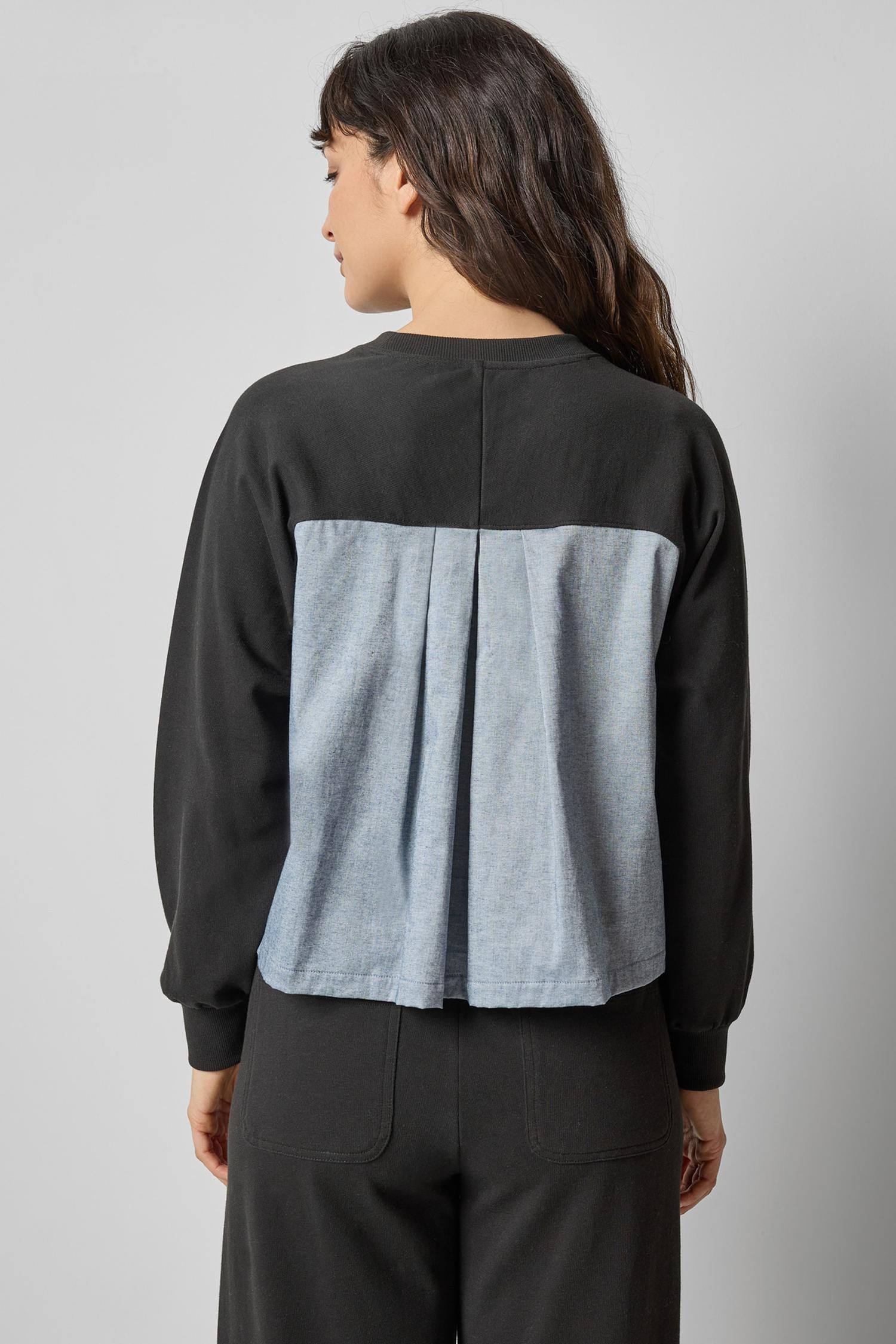 Chambray Pleat Back Pullover-Black