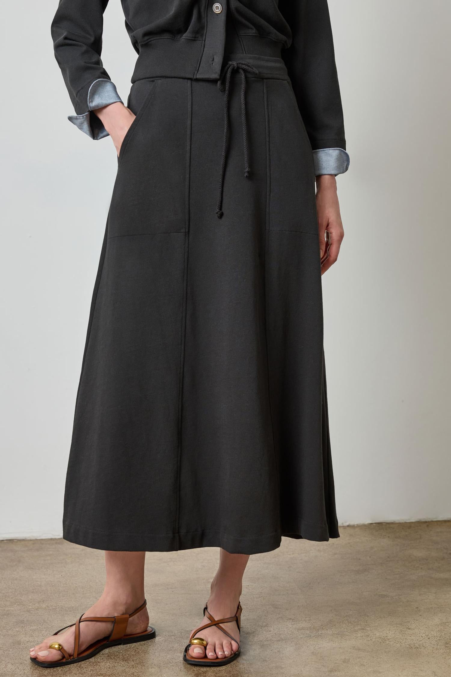 Drawcord Paneled Skirt-Black