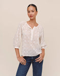 Load image into Gallery viewer, 3/4 Sleeve Pullover- Ivory
