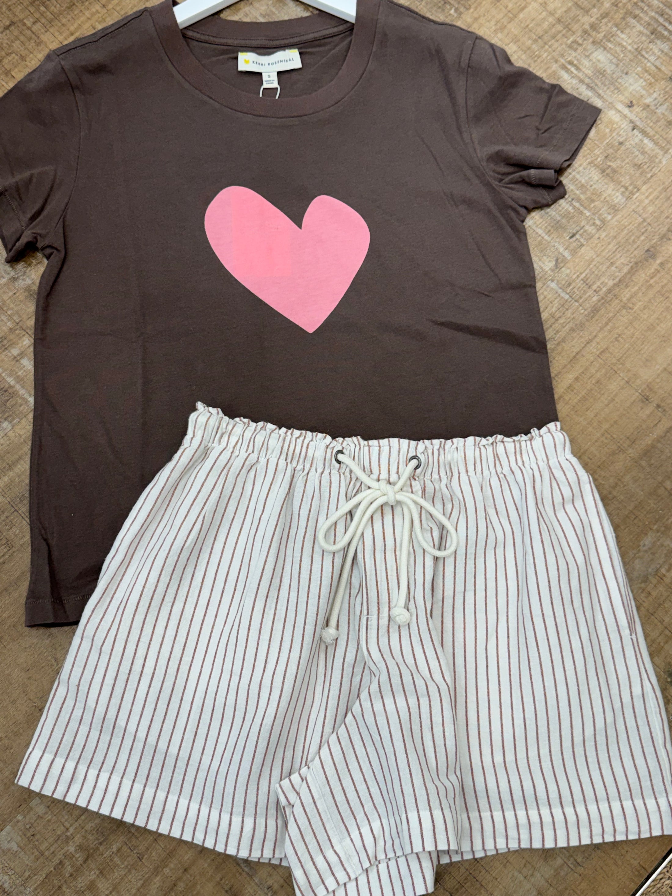Suke Imperfect Heart Tee I Caramel/Pink