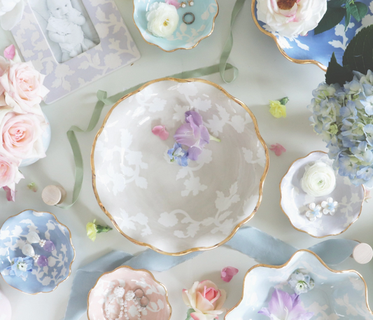 Beige Chinoiserie Scalloped Bowl