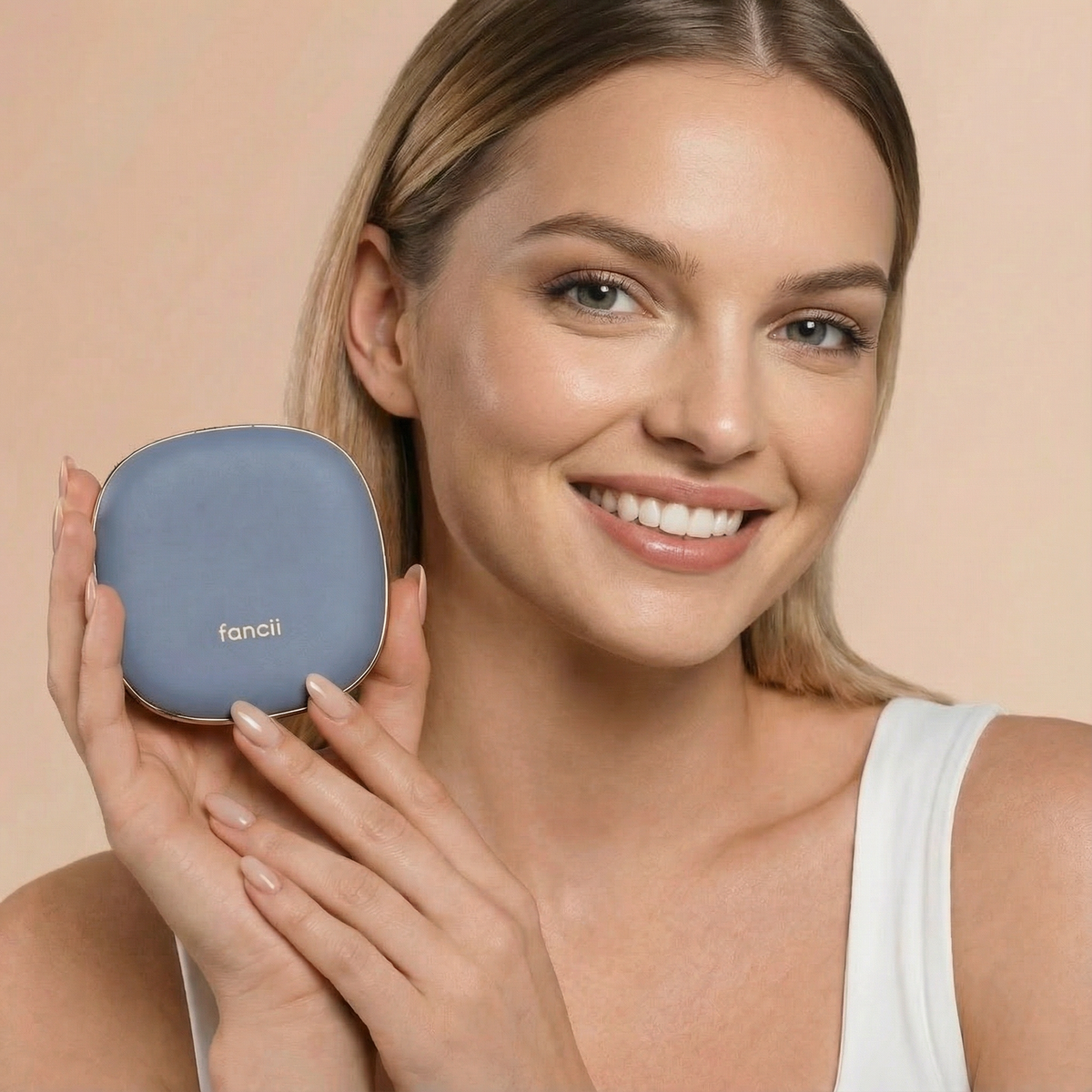 Mila 2 Compact Mirror with LED Lights: Midnight Majesty