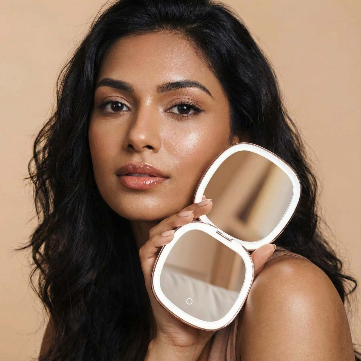 Mila 2 Compact Mirror with LED Lights: Midnight Majesty